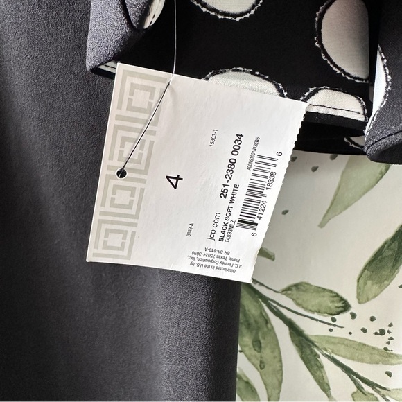 Liz Claiborne Knee Length Bell Sleeve Dress. Black with Polka Dots. Size 4. NWT. - Picture 7 of 9